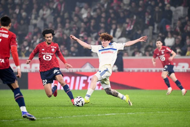 LOSC Lille v RC Strasbourg Alsace - Ligue 1 McDonald s 2025 2026 32 Ayyoub BOUADDI (losc) - 32 Valentin BARCO (rcsa) during the Ligue 1 McDonald s match between Lille and Strasbourg at Stade Pierre Mauroy on January 25, 2026 in Lille, France. Lille France  Copyright: xFEPx 776348262