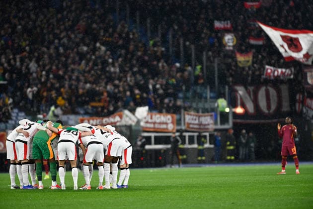 Foto IPP Cavaliere Emiliano. Roma 25 01 2026 Calcio Campionato Serie A 2025-2026. Roma - Milan. Nella foto: i giocatori del Milan ad inizio partita fanno gruppo. Italy Photo Press - World Copyright italy ITALY  Copyright: xR4924_italyphotopressx
