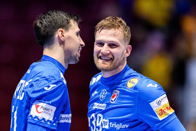 260125 Zvonimir Srna and David Mandic of Croatia celebrates after the EHF European Handball Championship main round match between Switzerland and Croatia on January 25, 2026 in Malmö. Photo: Petter Arvidson BILDBYRAN kod PA PA1139 handball handboll handball handbolls-em 2026 schweiz croatia ehf european handball championship switzerland kroatien bbeng grappa33 jubel Copyright: PETTERxARVIDSON BB260125PA260