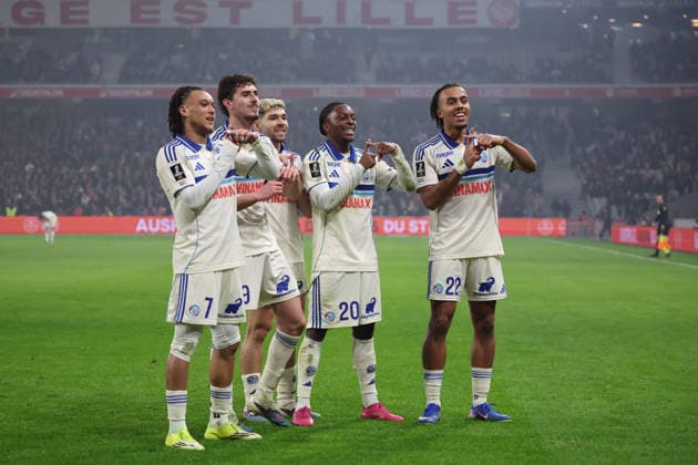 FOOTBALL : LOSC Lille vs RC Strasbourg - Ligue 1 J17 - 25 01 2026 CÃ lÃ bration et joie des joueurs de Strasbourg lors du match LOSC Lille vs RC Strasbourg, Ligue 1 J19, Decathlon Arena stade Pierre Mauroy, le 25 janvier 2026 - photo Laurent Sanson PsnewZ  Copyright: xLaurentxSANSONx xPsnewZx