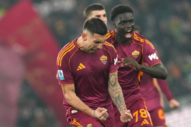 Lorenzo Pellegrini of AS Roma celebrates with Robinio Vaz of AS Roma after scoring on penalty the goal of 1-1 during the Serie A 2025 2026 football match between AS Roma and AC Milan at Stadio Olimpico in Rome (Italy), January 25, 2026. AntoniettaxBaldassarre