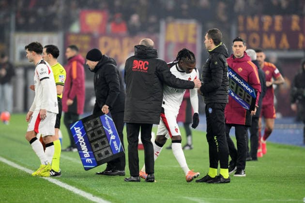Foto IPP Roberto Ramaccia Roma 25 1 2026 Campionato di Calcio Serie A 2025 2026 Roma vs Milan Nella foto Rafael Leao of AC Milan, Massimiliano Allegri head coach of AC Milan Italy Photo Press - World Copyright Roma italy Italia ITALY  Copyright: xR4924_italyphotopressx