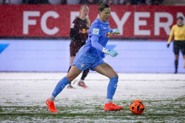 Elvira Herzog 1 (RB Leipzig Frauen) in Aktion, FC Bayern Muenchen Frauen vs. RB Leipzig Frauen, Fussball, Frauen, Google Pixel Bundesliga, Saison 2025 2026, 15. Spieltag, 25.01.2026 DFB regulations prohibit any use of photographs as image sequences and or quasi-video Muenchen Bayern Deutschland