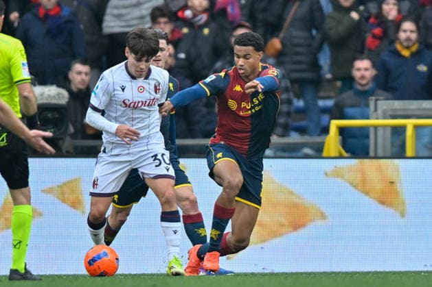Benjamin Dominguez (Bologna FC 1909) - Alessandro Marcandalli during Genoa CFC vs Bologna FC, Italian soccer Serie A match in Genoa, Italy, January 25 2026  Copyright: xDaniloxVigo IPAxSportx xipa-agency.netx xx IPA_70566694 IPA_Agency_IPA70566694