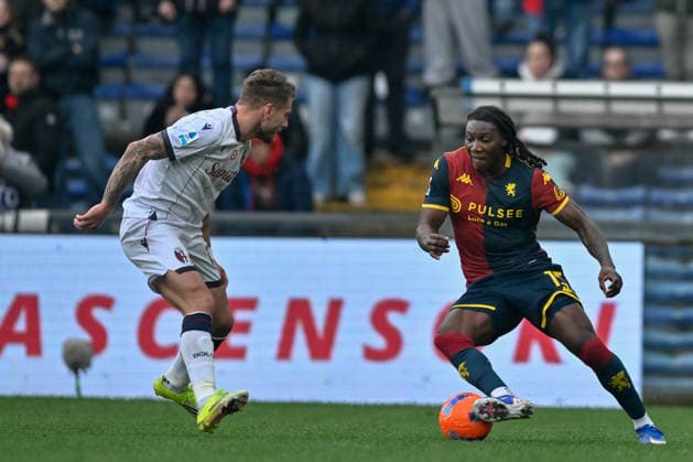 Ciro Immobile (Bologna FC 1909) - Brooke Norton-Cuffy (Genoa CFC) during Genoa CFC vs Bologna FC, Italian soccer Serie A match in Genoa, Italy, January 25 2026  Copyright: xDaniloxVigo IPAxSportx xipa-agency.netx xx IPA_70566848 IPA_Agency_IPA70566848