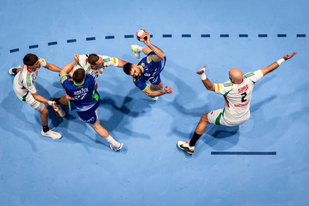 260125 Blaz Janc of Slovenia and Adrian Sipos of Hungary during the EHF European Handball Championship main round match between Slovenia and Hungary on January 25, 2026 in Malmö. Photo: Petter Arvidson BILDBYRAN kod PA PA1137 handball handboll handball handbolls-em 2026 slovenien slovenia hungary ungern ehf european handball championship bbeng Copyright: PETTERxARVIDSON BB260125PA284