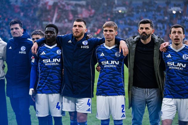 25.01.2026, Fussball, 2. Bundesliga, Saison 2025 2026, 19. Spieltag, FC Schalke 04 - 1. FC Kaiserslautern, Torwart Kevin Müller (FC Schalke 04), Zaid Tchibara (FC Schalke 04) , Hasan Kurucay (FC Schalke 04), Felipe Sanchez (FC Schalke 04), Trainer Miron Muslic (FC Schalke 04), Ron Schallenberg (FC Schalke 04) xRHR-FOTO YYx