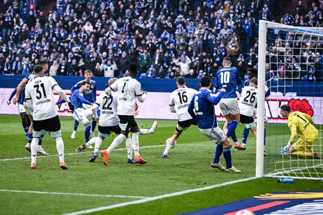 25.01.2026, Fussball, 2. Bundesliga, Saison 2025 2026, 19. Spieltag, FC Schalke 04 - 1. FC Kaiserslautern, Kenan Karaman (FC Schalke 04) erzielt das Tor zum 2:2, xRHR-FOTO YYx