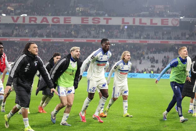 FOOTBALL : LOSC Lille vs RC Strasbourg - Ligue 1 J17 - 25 01 2026 Joie des joueurs de Strasbourg apres leur victoire lors du match LOSC Lille vs RC Strasbourg, Ligue 1 J19, Decathlon Arena stade Pierre Mauroy, le 25 janvier 2026 - photo Laurent Sanson PsnewZ  Copyright: xLaurentxSANSONx xPsnewZx