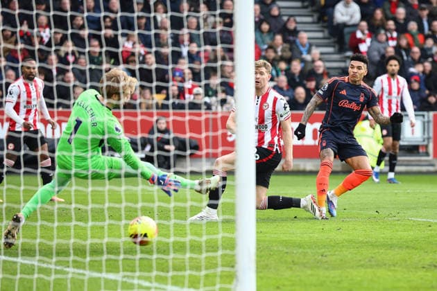 Brentford v Nottingham Forest, Premier League Igor Jesus of Nottingham Forest scores the opening goal, 0-1, during the Brentford v Nottingham Forest Premier League match at the Gtech Community Stadium, London, England on 25 January 2026 Credit: Ian Stephen Every Second Media Editorial use only. All images are copyright Every Second Media Limited. No images may be reproduced without prior permission. All rights reserved. Premier League and Football League images are subject to licensing agreements with Football DataCo Limited. see https: www.football-dataco.com Copyright: xIMAGO EveryxSecondxMediax ESM-1772-0076 IanxStephenx xEveryxSecondxMediax
