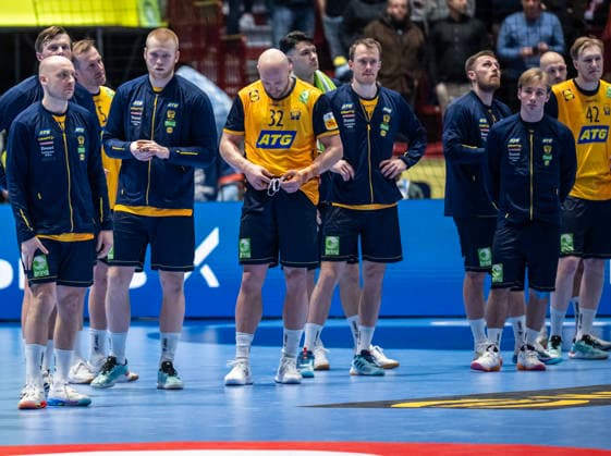 MALMÖ, SWEDEN 20260125 The Swedish players are depressed after the match in the intermediate round of the European Handball Championship between Iceland and Sweden in Malmö Arena, Malmö, Sweden, January 25, 2026. MALMÖHANDBOLLS-EM 2026 ISLAND-SVERIGE SWEDEN x50090x