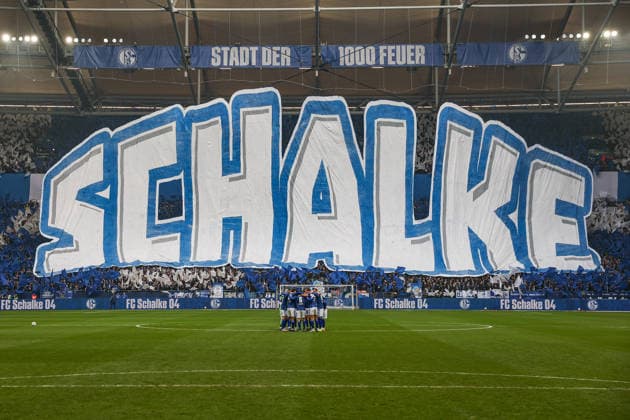 2. Bundesliga - FC Schalke 04 - 1. FC Kaiserslautern am 25.01.2026 in der Veltins-Arena auf Schalke Die Schalke Fans in der Nordkurve mit einer Choreo, Choreographie, Choreografie
