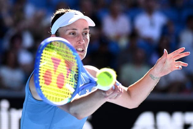TENNIS AUSTRALIAN OPEN, Elise Mertens of Belgium in action during the Women™s 4th round match against Elena Rybakina of Kazakhstan on day 9 of the 2026 Australian Open tennis tournament at Melbourne Park in Melbourne, Monday, January 26, 2026. ( NO ARCHIVING MELBOURNE VICTORIA AUSTRALIA  Copyright: xJOELxCARRETTx 20260126156921007550