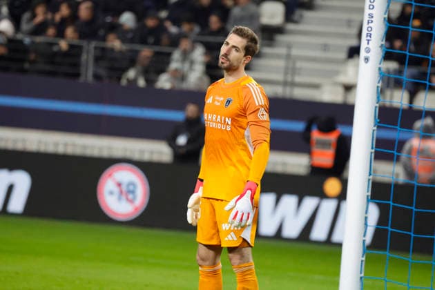 French League One - PFC vs Angers PFC’s Kevin Trapp during the 2025-26 French soccer League One game, PFC vs Angers in Jean Bouin Stadium, Paris, France on January 25th, 2026. Photo by Henri Szwarc ABACAPRESS.COM Paris France  Copyright: xSzwarcxHenri ABACAx