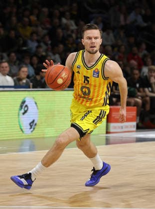 Martin Hermannsson am Ball Einzelbild Freisteller Aktion Basketball BBL Bundesliga Herren 17. Spieltag Saison 2025 2026 25.01.2026 ALBA Berlin vs BMA365 Bamberg Baskets