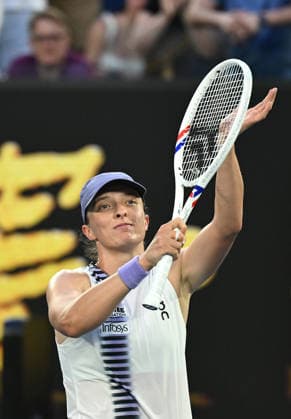 TENNIS AUSTRALIAN OPEN, Iga Swiatek of Poland celebrates winning the Women™s 4th round match against Maddison Inglis of Australia on day 9 of the 2026 Australian Open tennis tournament at Melbourne Park in Melbourne, Monday, January 26, 2026. ( NO ARCHIVING MELBOURNE VICTORIA AUSTRALIA  Copyright: xJAMESxROSSx 20260126159217174298