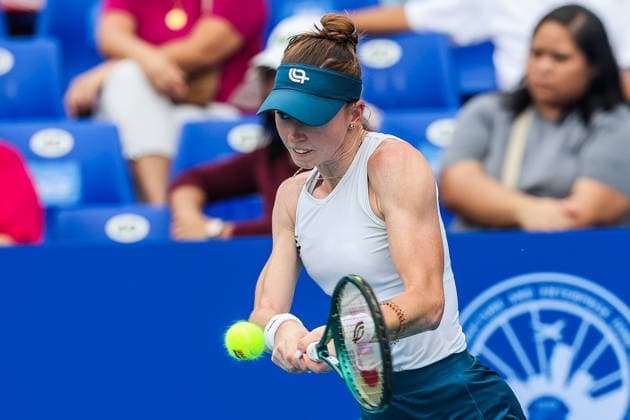 (260126) -- MANILA, Jan. 26, 2026 -- Simona Waltert hits a return during the women s singles round of 32 match between Lanlana Tararudee of Thailand and Simona Waltert of Switzerland at the WTA, Tennis Damen Philippine Women s Open in Manila, the Philippines, Jan. 26, 2026. ) (SP)THE PHILIPPINES-MANILA-TENNIS-WTA PHILIPPINE WOMEN S OPEN-SINGLES RouellexUmali 