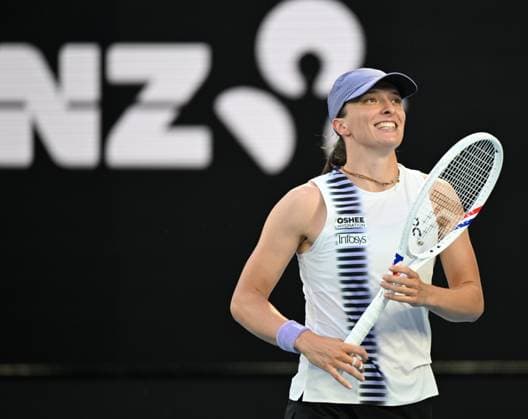 (260126) -- MELBOURNE, Jan. 26, 2026 -- Iga Swiatek reacts during the women s singles 4th round match between Maddison Inglis of Australia and Iga Swiatek of Poland at the Australian Open tennis tournament in Melbourne, Australia, Jan. 26, 2026. (Photo by Xinhua) (SP)AUSTRALIA-MELBOURNE-TENNIS-AUSTRALIAN OPEN-WOMEN S SINGLES WangxShen 