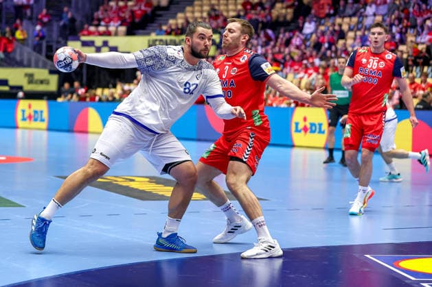 26.01.2026, Handball, Men s EHF EURO 2026, Norwegen - Portugal, Jyske Bank Boxen in Herning, Dänemark, Main Round: Luis Diogo Sousa Frade (Portugal 82) im Zweikampf gegen Vetle Eck Aga (Norway 03) Dänemark