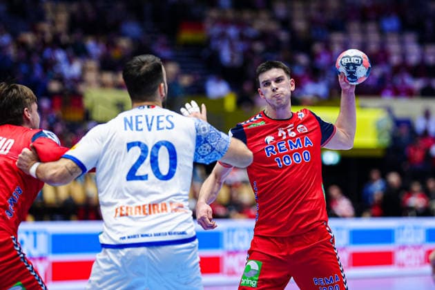 Wurf Tor Patrick Anderson (Norwegen, 35) DEN, Portugal vs. Norwegen, Handball, EHF Europameisterschaft 2026, Hauptrunde, Spieltag 3, 26.01.2026 DEN, Portugal vs. Norwegen, Handball, EHF Europameisterschaft 2026, Hauptrunde, Spieltag 3, 26.01.2026 Herning Copyright: xEibner-Pressefoto MarcelxvonxFehrnx EP_MFN