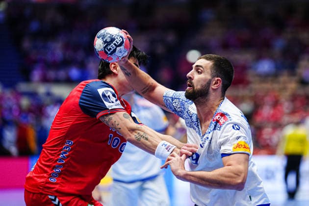 Simen Lyse (Norwegen, 43), Martim Costa (Portugal, 79) DEN, Portugal vs. Norwegen, Handball, EHF Europameisterschaft 2026, Hauptrunde, Spieltag 3, 26.01.2026 DEN, Portugal vs. Norwegen, Handball, EHF Europameisterschaft 2026, Hauptrunde, Spieltag 3, 26.01.2026 Herning Copyright: xEibner-Pressefoto MarcelxvonxFehrnx EP_MFN