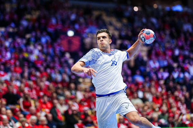Wurf Tor Francisco Costa (Portugal, 26) DEN, Portugal vs. Norwegen, Handball, EHF Europameisterschaft 2026, Hauptrunde, Spieltag 3, 26.01.2026 DEN, Portugal vs. Norwegen, Handball, EHF Europameisterschaft 2026, Hauptrunde, Spieltag 3, 26.01.2026 Herning Copyright: xEibner-Pressefoto MarcelxvonxFehrnx EP_MFN