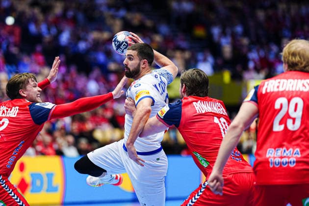 Martim Costa (Portugal, 79), Vetle Roenningen (Norwegen, 10) DEN, Portugal vs. Norwegen, Handball, EHF Europameisterschaft 2026, Hauptrunde, Spieltag 3, 26.01.2026 DEN, Portugal vs. Norwegen, Handball, EHF Europameisterschaft 2026, Hauptrunde, Spieltag 3, 26.01.2026 Herning Copyright: xEibner-Pressefoto MarcelxvonxFehrnx EP_MFN