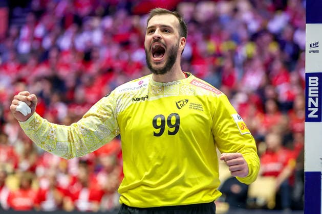 26.01.2026, Handball, Men s EHF EURO 2026, Norwegen - Portugal, Jyske Bank Boxen in Herning, Dänemark, Main Round: Diogo Pires Andrade Heliodoro Valerio (Portugal 99) jubelnd nach der Parade Dänemark