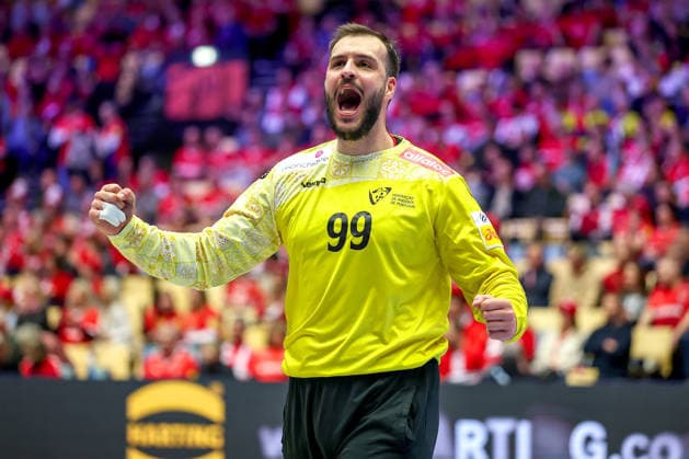 26.01.2026, Handball, Men s EHF EURO 2026, Norwegen - Portugal, Jyske Bank Boxen in Herning, Dänemark, Main Round: Diogo Pires Andrade Heliodoro Valerio (Portugal 99) jubelnd nach der Parade Dänemark