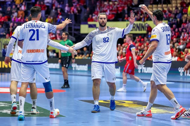 26.01.2026, Handball, Men s EHF EURO 2026, Norwegen - Portugal, Jyske Bank Boxen in Herning, Dänemark, Main Round: Leonel Gomes Silva Fernandes (Portugal 21) Luis Diogo Sousa Frade (Portugal 82) Rocha Nogueira (Portugal 13) jubelnd Dänemark