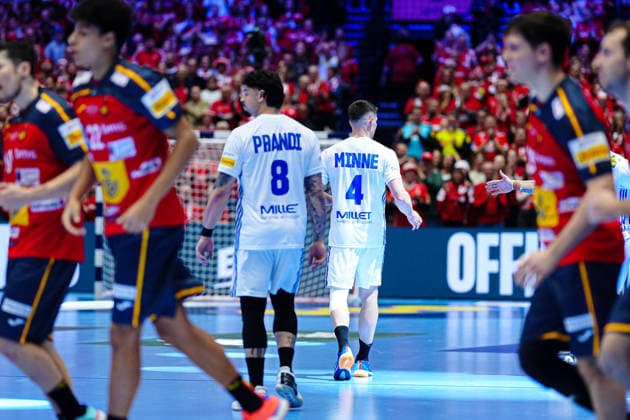 Frankreich enttaeuscht enttaeuschung nach Niederlage DEN, Spanien vs. Frankreich, Handball, EHF Europameisterschaft 2026, Hauptrunde, Spieltag 3, 26.01.2026 DEN, Spanien vs. Frankreich, Handball, EHF Europameisterschaft 2026, Hauptrunde, Spieltag 3, 26.01.2026 Herning Copyright: xEibner-Pressefoto MarcelxvonxFehrnx EP_MFN