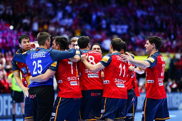 Spanien jubelt Jubel nach Sieg Spielende DEN, Spanien vs. Frankreich, Handball, EHF Europameisterschaft 2026, Hauptrunde, Spieltag 3, 26.01.2026 DEN, Spanien vs. Frankreich, Handball, EHF Europameisterschaft 2026, Hauptrunde, Spieltag 3, 26.01.2026 Herning Copyright: xEibner-Pressefoto MarcelxvonxFehrnx EP_MFN