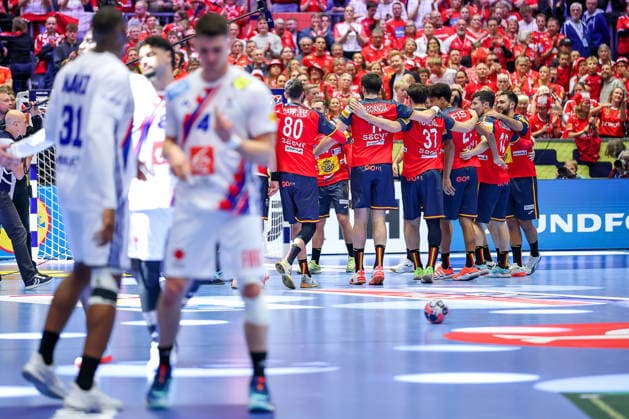 26.01.2026, Handball, Men s EHF EURO 2026, Frankreich - Spanien, Jyske Bank Boxen in Herning, Dänemark, Main Round: Jubel nach dem Sieg der Spanier gegen Frankreich. Dänemark