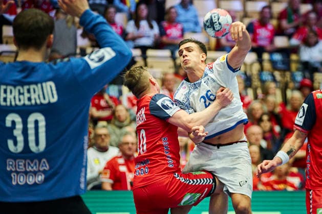 Men s Handball European Championship, EM, Europameisterschaft Portugal - Norway Norway s August Pedersen in a duel with Portugal s Francisco Costa during the EHF Euro 2026 main round men s handball match between Portugal and Norway at Jyske Bank Boxen in Herning, Monday, January 26, 2026. (Photo: Thomas Traasdahl Ritzau Scanpix) , Copenhagen Denmark Copyright: RitzauxScanpix ThomasxTraasdahlx spdk20260126-182437-L