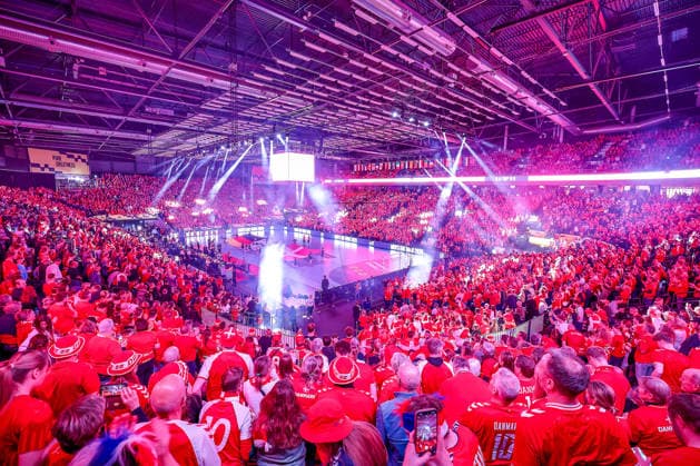 26.01.2026, Handball, Men s EHF EURO 2026, Deutschland - Dänemark, Jyske Bank Boxen in Herning, Dänemark, Main Round: Feature Übersichtsbild Innenansicht Übersicht Zuschauer Fans Besucher Voll Spielstätte Dänemark