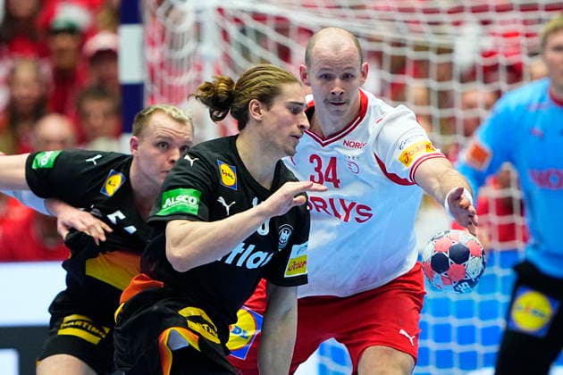 European Men s Handball Championship: Denmark - Germany Denmarks Simon Hld defends Germanys Juri Knorr during the EHF Euro 2026 main round men s handball match between Denmark and Germany at Jyske Bank Boxen in Herning, Monday, January 26, 2026. (Photo: Bo Amstrup Scanpix 2026) , Herning Denmark Copyright: BoxAmstrupx spdk20260126-210218-L