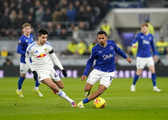Liverpool, England, 26th January 2026. Ilia Gruev of Leeds United (l) and Iliman Ndiaye of Everton (r) during the Everton vs Leeds United Premier League match at Hill Dickinson Stadium, Liverpool. Picture credit should read: Andrew Yates Sportimage EDITORIAL USE ONLY. No use with unauthorised audio, video, data, fixture lists, club league logos or live services. Online in-match use limited to 120 images, no video emulation. No use in betting, games or single club league player publications. SPI_023_AY_Everton_Leeds SPI-4481-0023