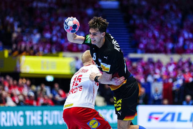 Magnus Saugstrup (Daenemark, 15), Julian Koester (Deutschland, 18) DEN, Deutschland vs. Daenemark, Handball, EHF Europameisterschaft 2026, Hauptrunde, Spieltag 3, 26.01.2026 DEN, Deutschland vs. Daenemark, Handball, EHF Europameisterschaft 2026, Hauptrunde, Spieltag 3, 26.01.2026 Herning Copyright: xEibner-Pressefoto MarcelxvonxFehrnx EP_MFN