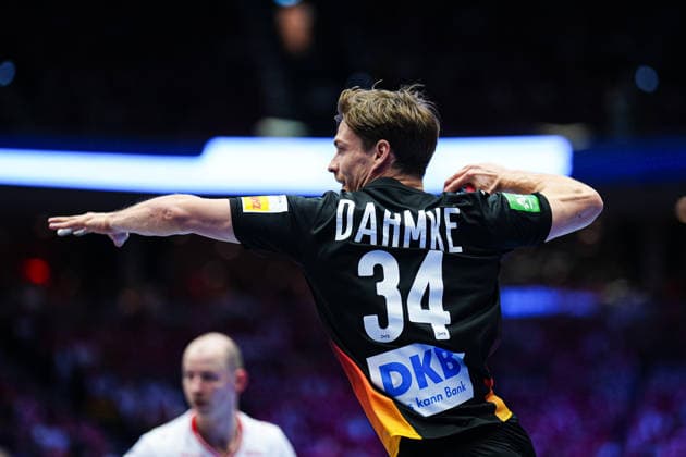 Wurf Tor Rune Dahmke (Deutschland, 34) DEN, Deutschland vs. Daenemark, Handball, EHF Europameisterschaft 2026, Hauptrunde, Spieltag 3, 26.01.2026 DEN, Deutschland vs. Daenemark, Handball, EHF Europameisterschaft 2026, Hauptrunde, Spieltag 3, 26.01.2026 Herning Copyright: xEibner-Pressefoto MarcelxvonxFehrnx EP_MFN