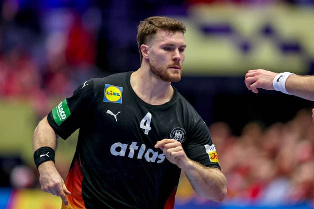 26.01.2026, Handball, Men s EHF EURO 2026, Deutschland - Dänemark, Jyske Bank Boxen in Herning, Dänemark, Main Round: Johannes Golla (Germany 04) Dänemark
