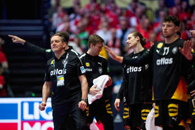 European Men s Handball Championship: Denmark - Germany Germany s national coach Alfred Gislason reacts during the EHF Euro 2026 main round men s handball match between Denmark and Germany at Jyske Bank Boxen in Herning, Monday, January 26, 2026. (Photo: Bo Amstrup Ritzau Scanpix) , Herning Denmark Mors Copyright: BoxAmrstrupx xRitzauxScanpix BoxAmstrupx spdk20260126-223606-L