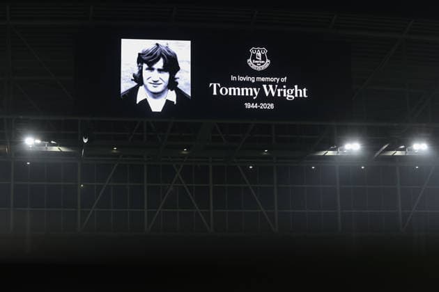 Premier League Everton vs Leeds United Players officials and spectators hold a minutes silence in memory of Tommy Wright 1944 - 2026 during the Premier League match Everton vs Leeds United at Hill Dickinson Stadium, Liverpool, United Kingdom, 26th January 2026 (Photo by Alfie Cosgrove News Images) Liverpool Hill Dickinson Stadium Merseyside United Kingdom Copyright: xAlfiexCosgrove NewsxImagesx