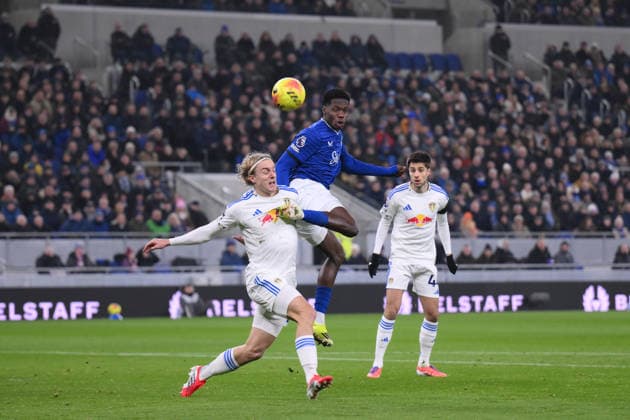 Everton v Leeds United, Premier League Everton s Thierno Barry and Leeds United s Sebastiaan Bornauw in action during the Everton v Leeds United Premier League match at the Hill Dickinson Stadium, Liverpool, England on 26 January 2026 Credit: Gary Oakley Every Second Media Editorial use only. All images are copyright Every Second Media Limited. No images may be reproduced without prior permission. All rights reserved. Premier League and Football League images are subject to licensing agreements with Football DataCo Limited. see https: www.football-dataco.com Copyright: xIMAGO EveryxSecondxMediax ESM-1774-0072 GaryxOakleyx xEveryxSecondxMediax