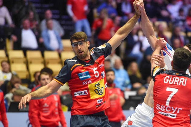 Handball I Herren I Europameisterschaft 2026 I Hauptrunden-Gruppe II I 3. Spieltag I Spanien - Frankreich I 26.01.2026 Antonio Serradilla (5, Spanien), Jan Gurri (7, Spanien) Copyright: xLobeca JanxKirschnerx