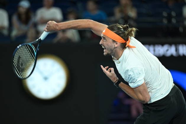 TENNIS AUSTRALIAN OPEN, Alexander Zverev of Germany serves during the Men™s quarter final match against Learner Tien of USA on day 10 of the 2026 Australian Open tennis tournament at Melbourne Park in Melbourne, Tuesday, January 27, 2026. ( NO ARCHIVING MELBOURNE VICTORIA AUSTRALIA  Copyright: xJAMESxROSSx 20260127192745712609