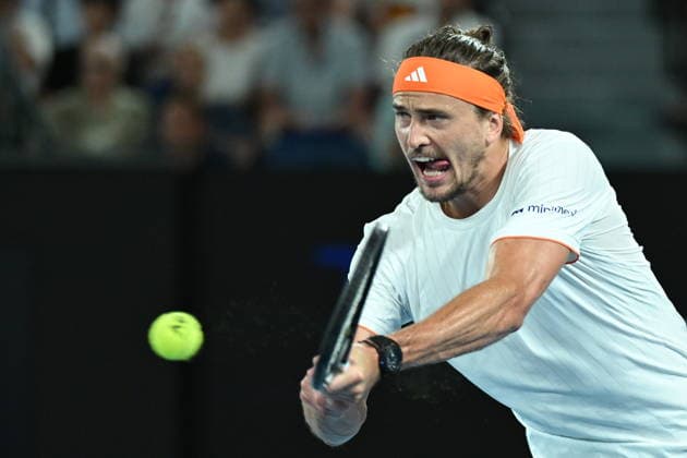 TENNIS AUSTRALIAN OPEN, Alexander Zverev of Germany in action during the Men™s quarter final match against Learner Tien of USA on day 10 of the 2026 Australian Open tennis tournament at Melbourne Park in Melbourne, Tuesday, January 27, 2026. ( NO ARCHIVING MELBOURNE VICTORIA AUSTRALIA  Copyright: xJAMESxROSSx 20260127160858985656