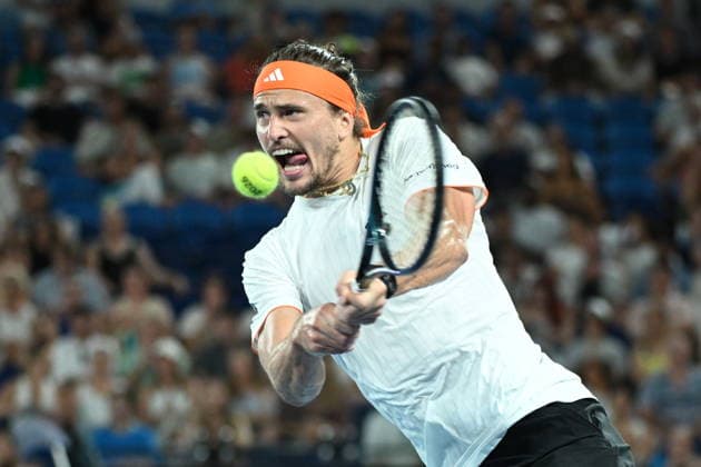 TENNIS AUSTRALIAN OPEN, Alexander Zverev of Germany in action during the Men™s quarter final match against Learner Tien of USA on day 10 of the 2026 Australian Open tennis tournament at Melbourne Park in Melbourne, Tuesday, January 27, 2026. ( NO ARCHIVING MELBOURNE VICTORIA AUSTRALIA  Copyright: xJAMESxROSSx 20260127193819181311