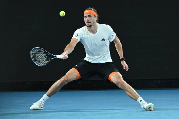 TENNIS AUSTRALIAN OPEN, Alexander Zverev of Germany in action during the Men™s quarter final match against Learner Tien of USA on day 10 of the 2026 Australian Open tennis tournament at Melbourne Park in Melbourne, Tuesday, January 27, 2026. ( NO ARCHIVING MELBOURNE VICTORIA AUSTRALIA  Copyright: xJAMESxROSSx 20260127185268657176