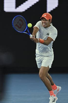 Australian Open 2026 MELBOURNE, AUSTRALIA - JANUARY 27: Learner Tien (USA ) in action against Alexander Zverev (GER) (not seen) during the Quarterfinals at the Australian Open grand slam tennis tournament at Melbourne Park in Melbourne, Australia on January 27, 2026 Mark Avellino Anadolu Melbourne Australia. Editorial use only. Please get in touch for any other usage.  Copyright: x2026xAnadoluxMarkxAvellinox
