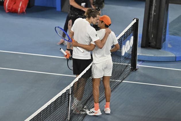 Australian Open 2026 MELBOURNE, AUSTRALIA - JANUARY 27: Alexander Zverev (GER) shakes hands with Learner Tien (USA) after winning the match during the Quarterfinals at the Australian Open grand slam tennis tournament at Melbourne Park in Melbourne, Australia on January 27, 2026 Mark Avellino Anadolu Melbourne Australia. Editorial use only. Please get in touch for any other usage.  Copyright: x2026xAnadoluxMarkxAvellinox